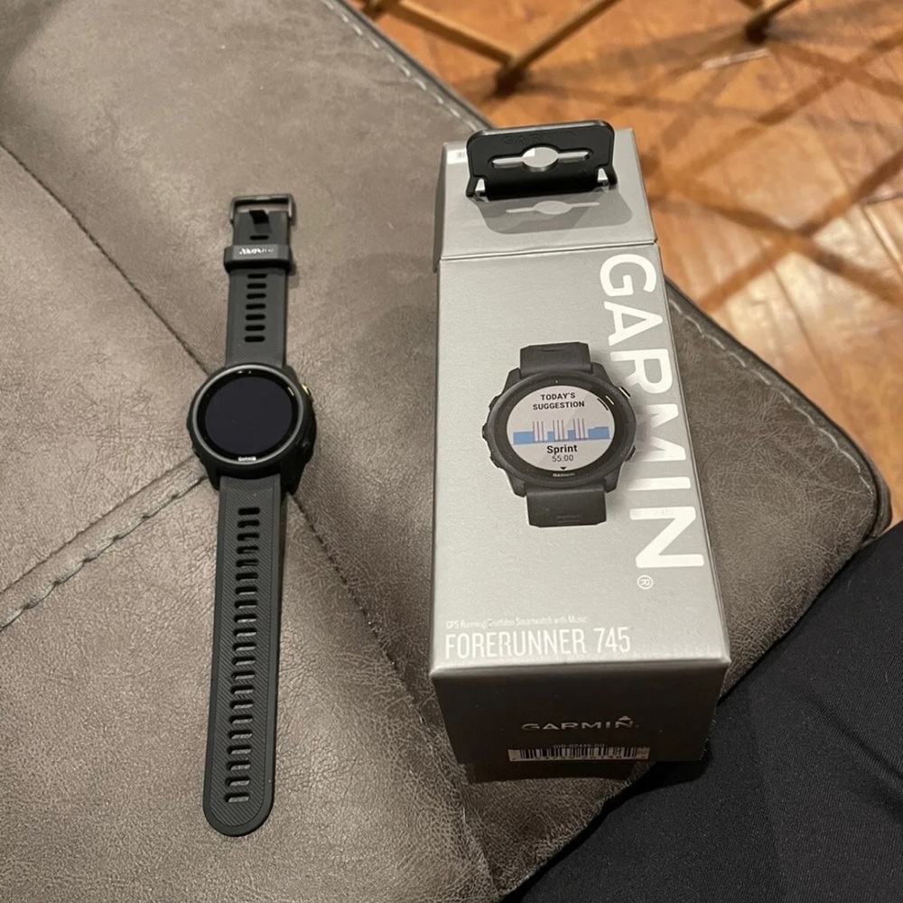 Garmin Forerunner 745